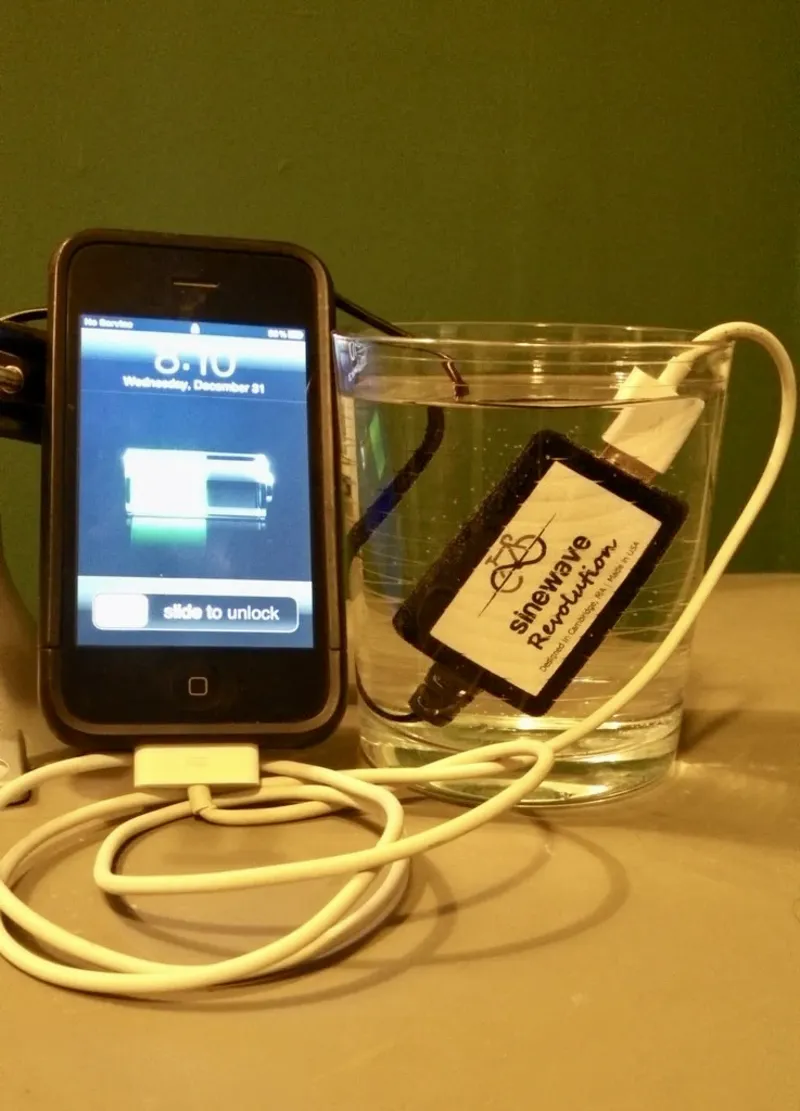 Sinewave Revolution USB charger-1