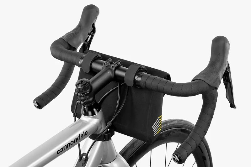 Apidura Racing Handlebar Pack 2L-5