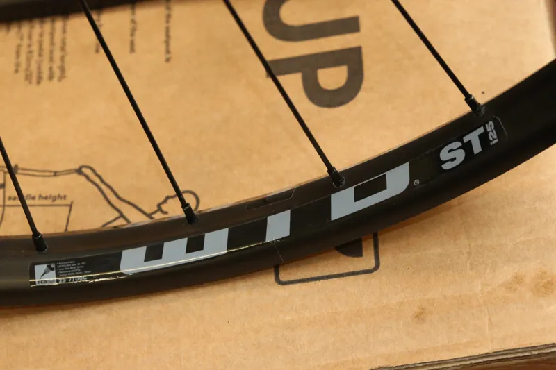 Shimano MT400 WTBi25 Boost wheelset-3