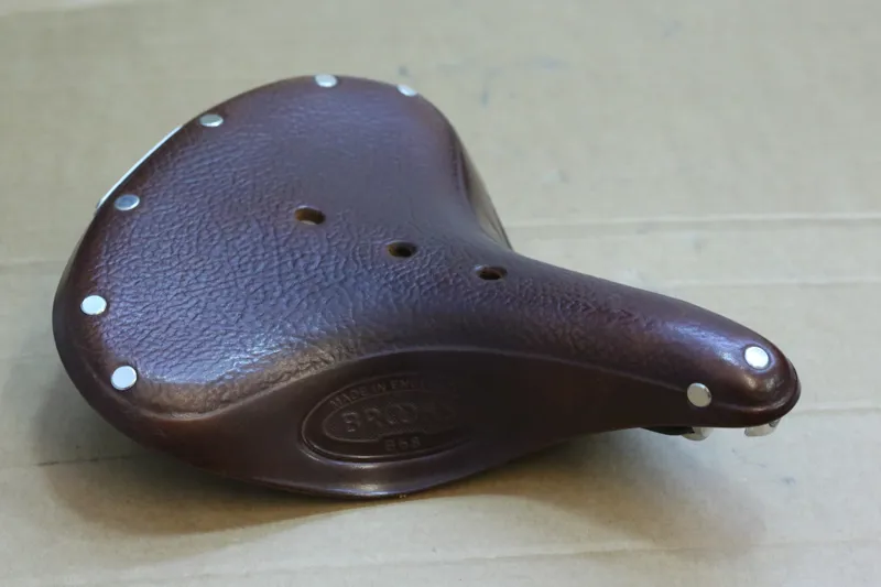 Brooks B68 ex demo brown-3