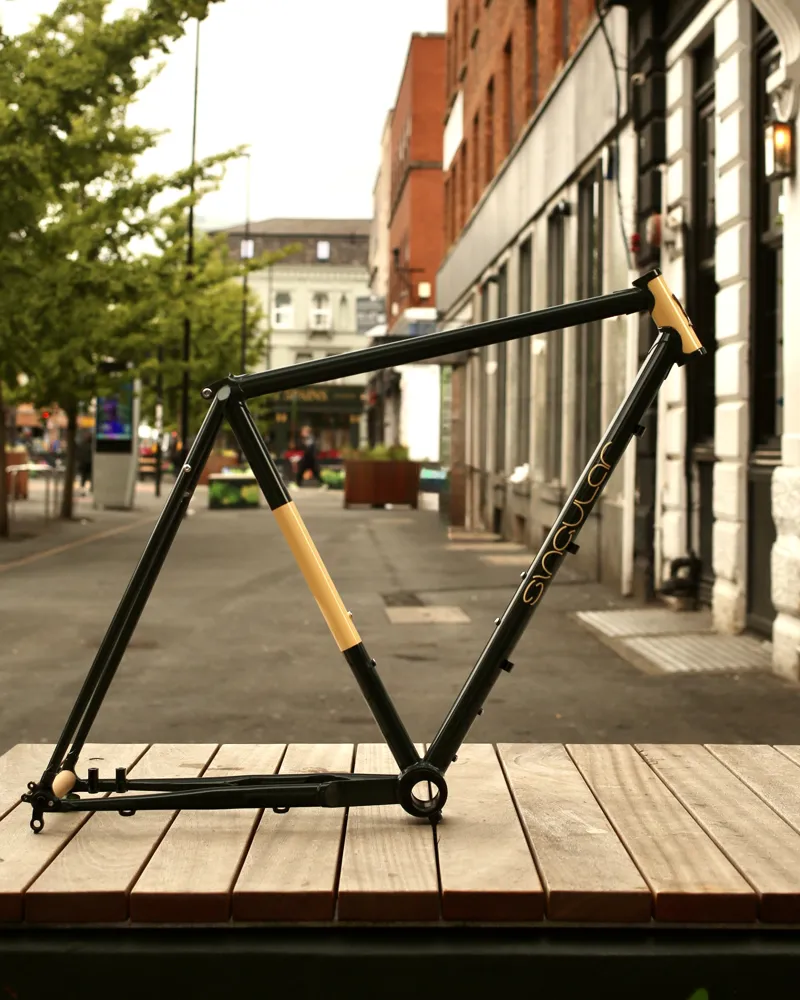 Singular Peregrine frameset Green