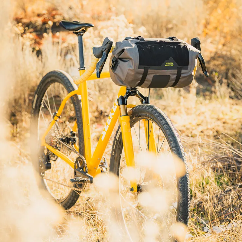 Old Man Mountain Manzanita Bag And Cradle Black-2