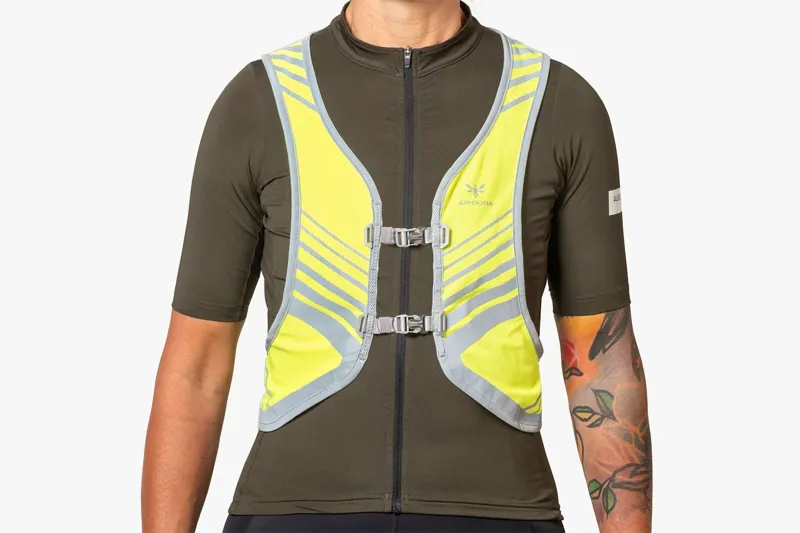 Apidura Packable visibility Vest-1