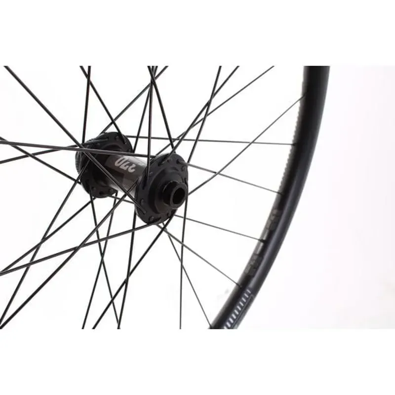 Wheel F 370/g540/Pg 28h/ Bk Black 27.5 inches 12 x 100 mm-2